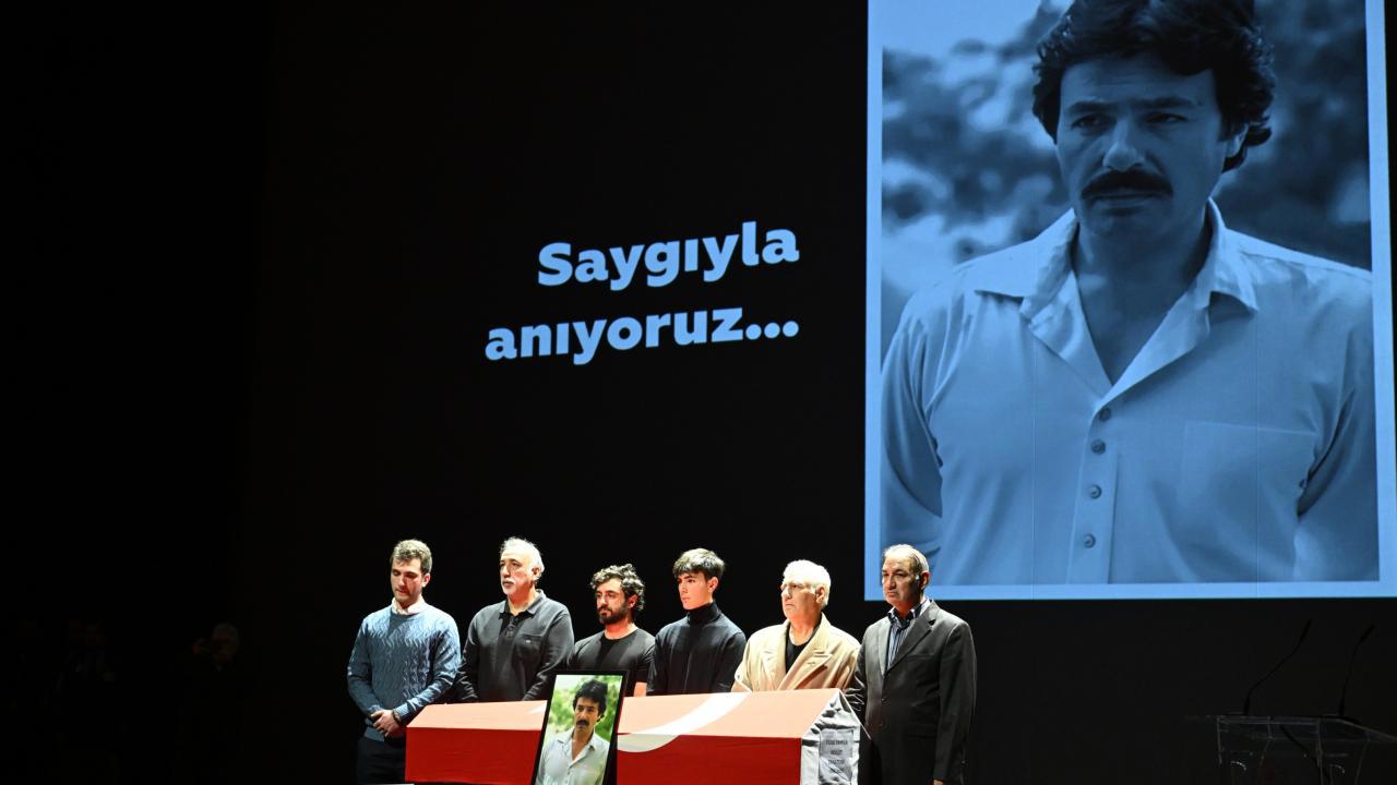 Ferdi Tayfur, Türk Sanat Müziği'nin Unutulmaz İsmi AKM'de Anıldı