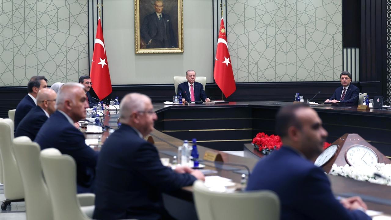 Kabine Toplantısı Bugün: Suriye ve Asgari Ücret Masada