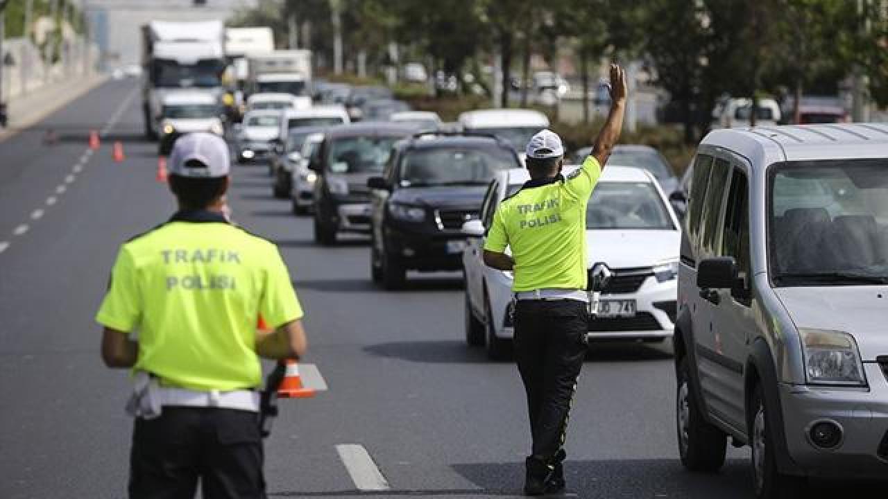Trafik Denetimlerinde 466 Bin Araç ve Sürücüye Ceza Uygulandı