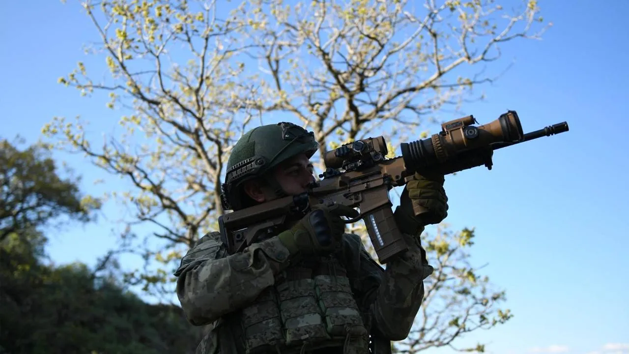 TSK'dan Kuzey Irak ve Suriye'de Terör Operasyonu: 18 Terörist Etkisiz Hale Getirildi